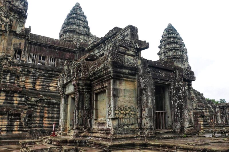 Angkor Archaeological Park - Temple Ruin with Aspara