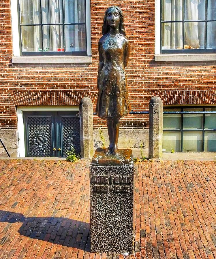 Anne Frank Statue