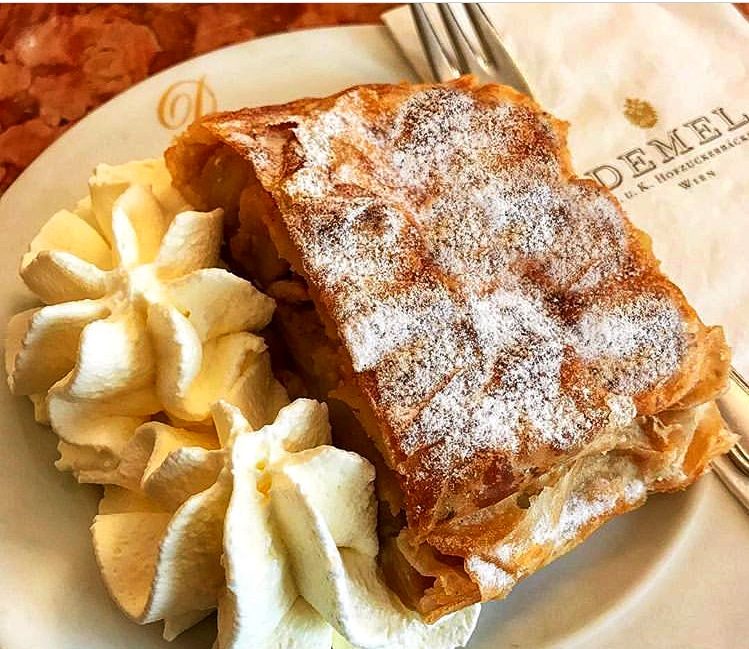 Apfelstrudel Vienna