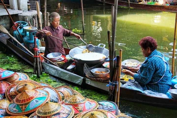 travel bangkok blog Bangkok itinerary - Floating Market