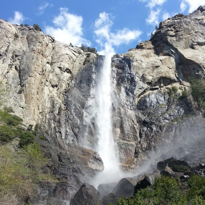 Bridalveil Falls - Yosemite Travel Guide