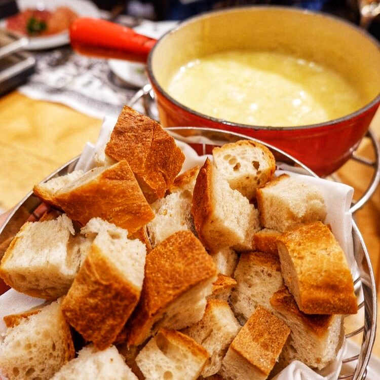 Cheese Fondue with Bread