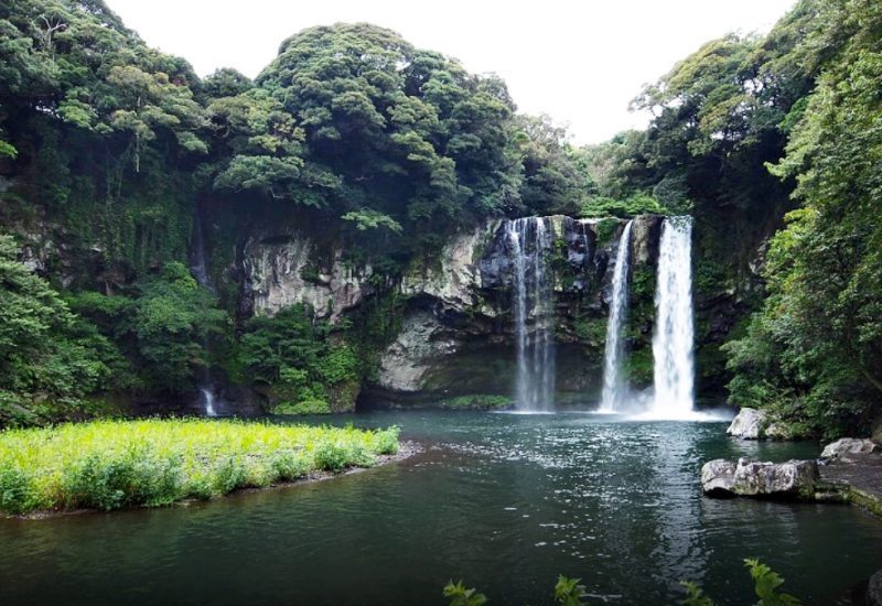 Cheonjiyeon Waterfall