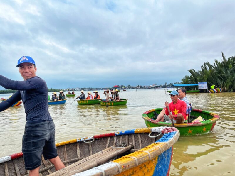Coconut Forest Basket Boat Spinning