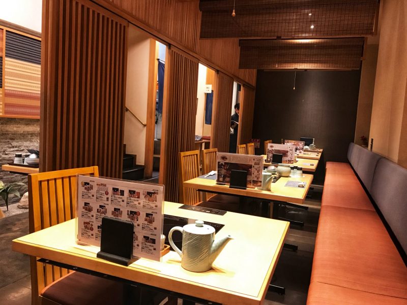 Cozy Dining Enviroment in Hakata Hanamidori