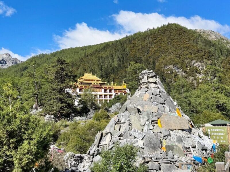Daocheng Yading itinerary - Chonggu Monastery