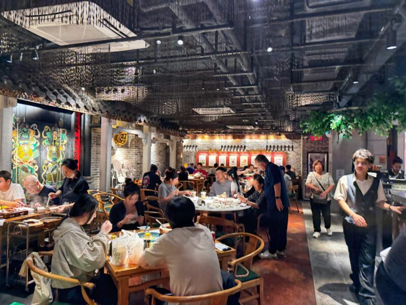 Dining in Dagefan Restaurant