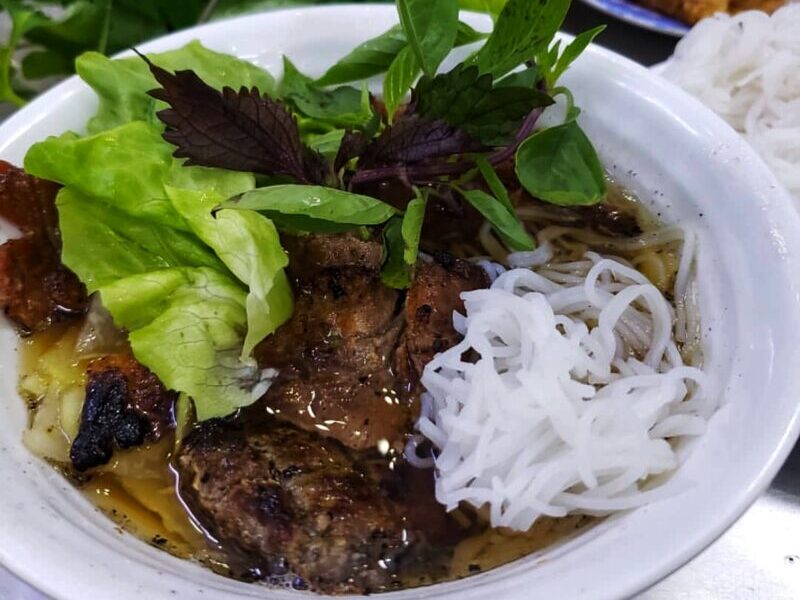 Enjoy food in North Vietnam travel