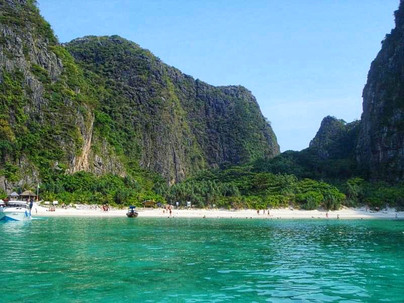 Enjoy the Beach - Koh Phi Phi Travel Guide