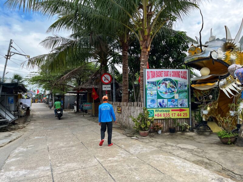 Getting to the Coconut Forest Basket Boat boarding area