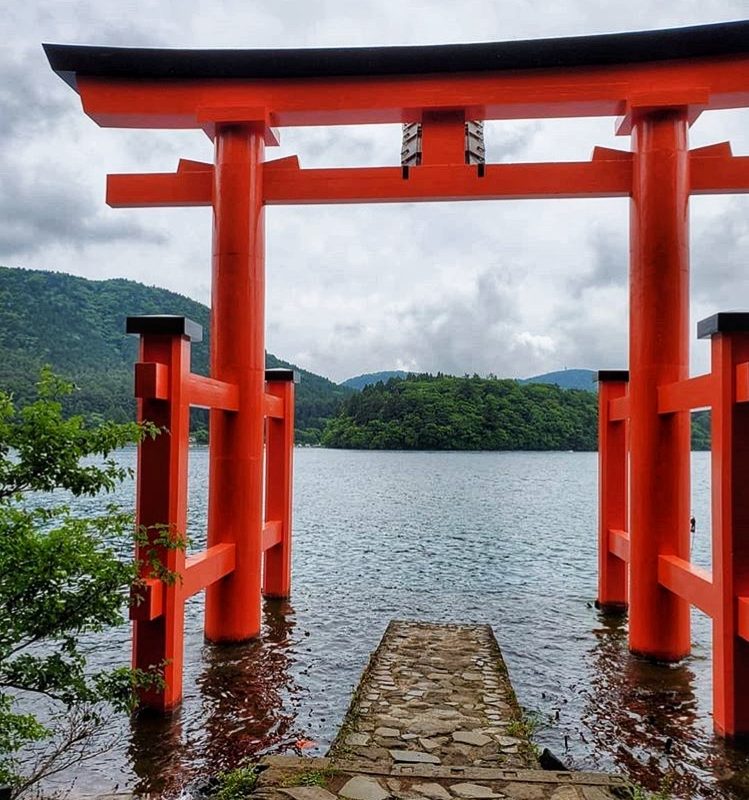 Iconic Hakone Shrine Torii Gate