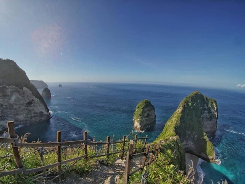 Hike Down to Kelingking Beach