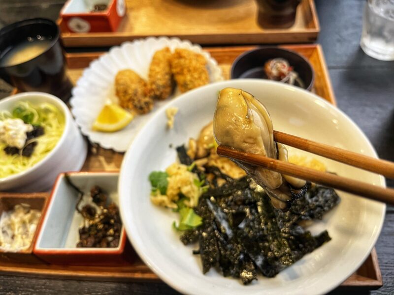 Hiroshima Food Guide - Fresh Oyster From Kakiya Miyajima