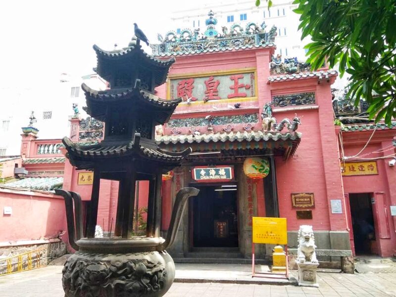 Ho Chi Minh Itinerary - Jade Emperor Pagoda