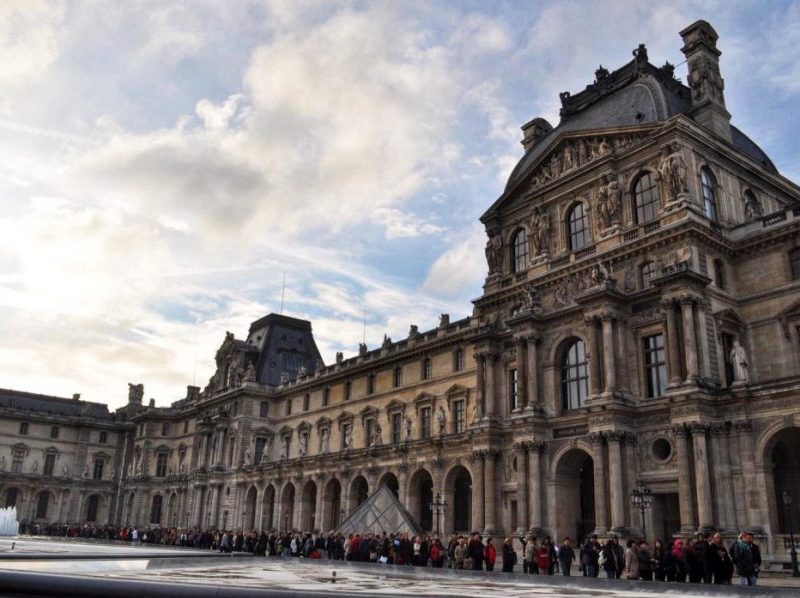 How to Skip the Line at the Louvre