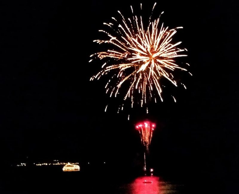 Fantastic Firework Show at Lake Toya