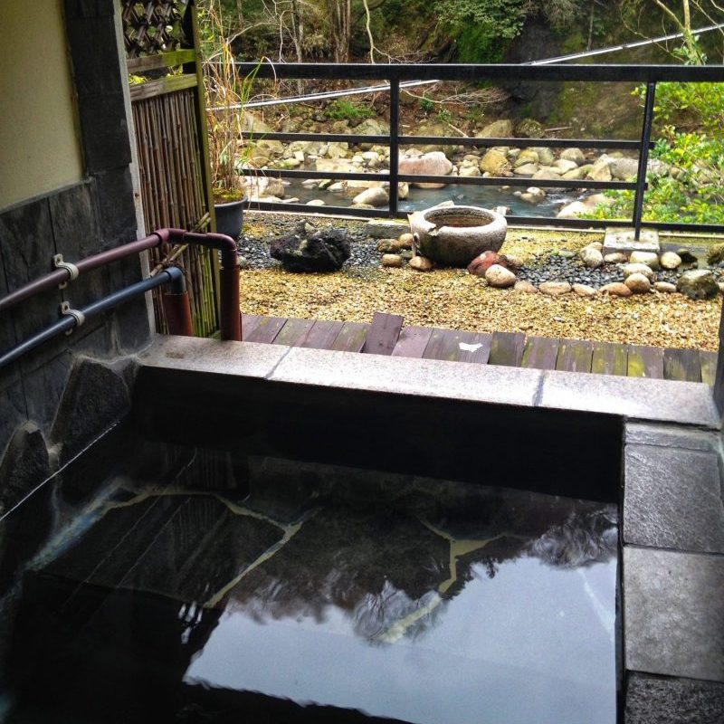 Private open air bath in Ichinoyu Honkan