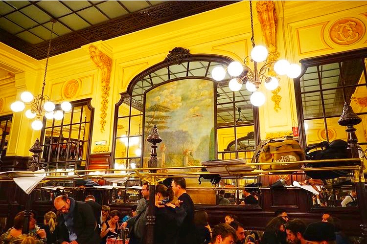 Impressive Parisian Setting in Bouillon Chartier