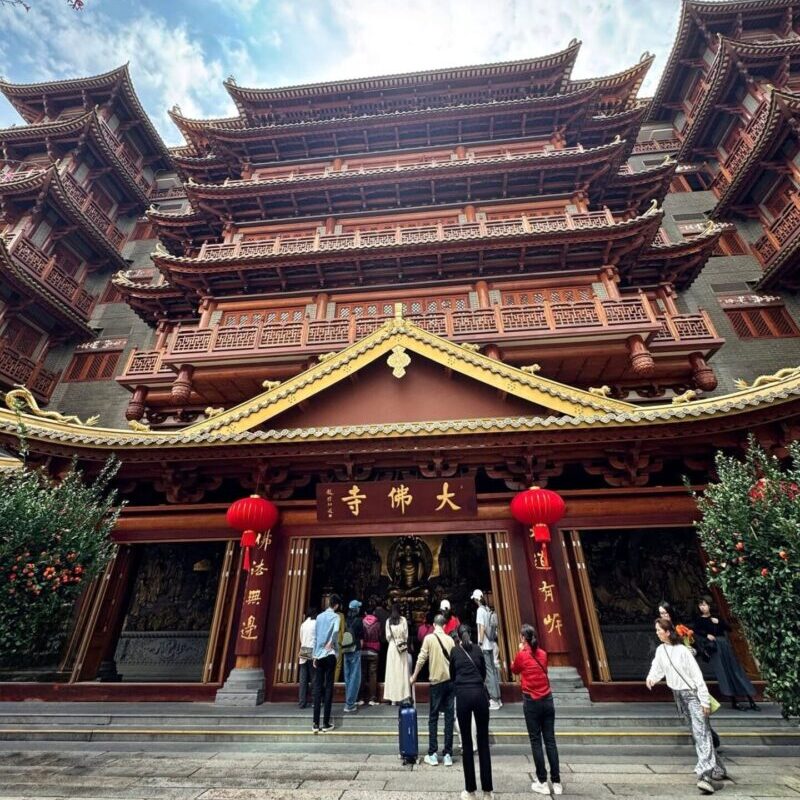 Inside Dafo Temple