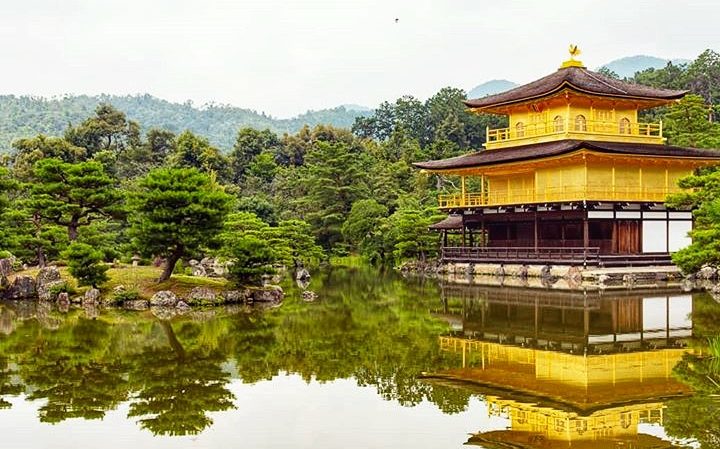 Kinkakuji with reflection