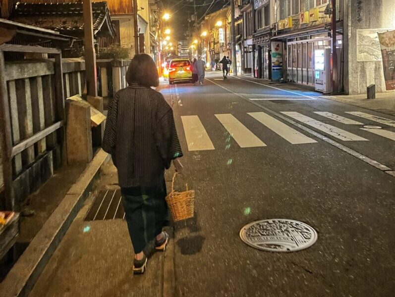 Kinosaki Onsen itinerary - Take a Walk in Yukata and Geta