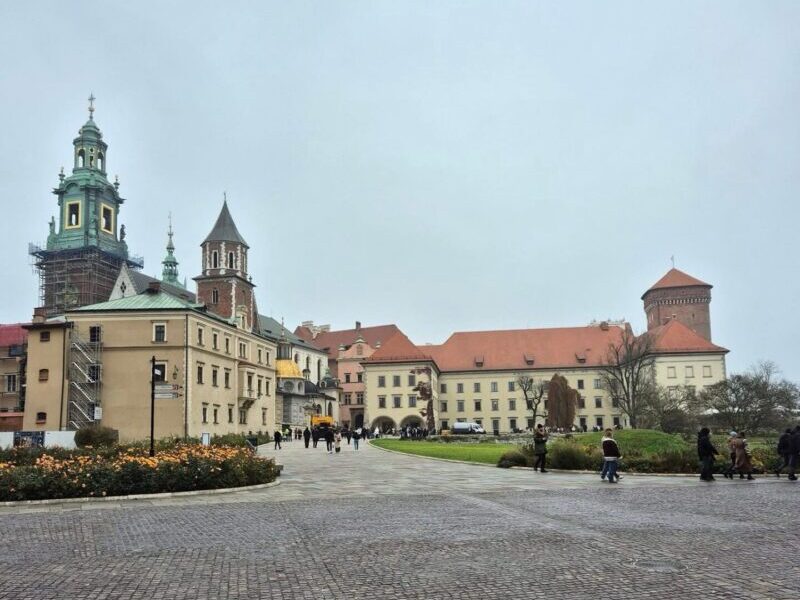Krakow Travel Guide - Wawel Royal Castle