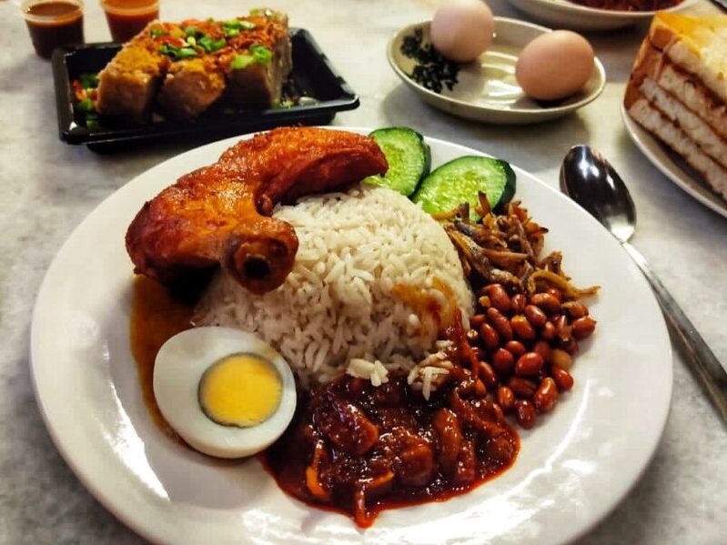Kuala Lumpur Food Guide - Ayam Goreng Nasi Lemak