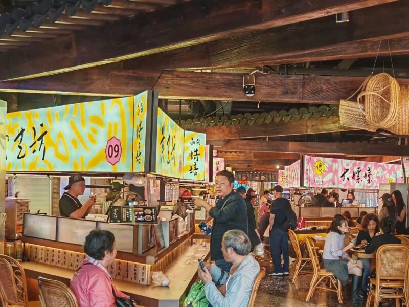 Local eateries at Shuangta Market
