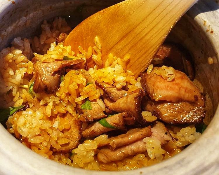Mix the sauce into rice and meat