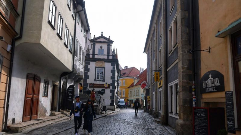 Cesky Krumlov Old Town Walking