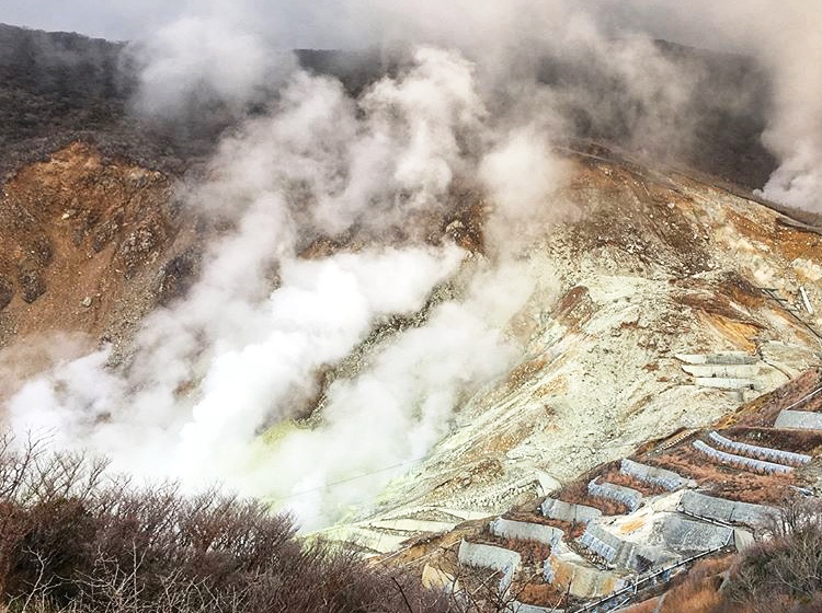 Owakudani is one of the must visit attraction in Hakone. It was a volcano valley erupted three thousand years ago.