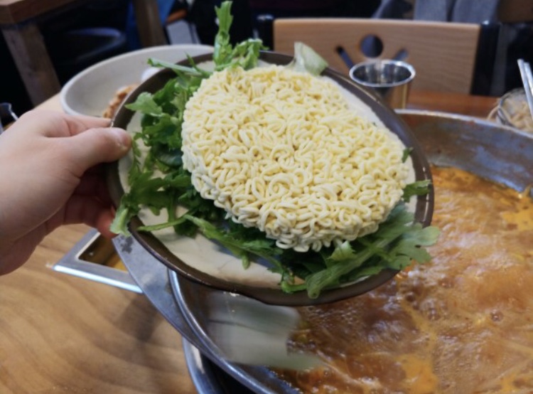 Samseonghyeol Haemultang Noodles