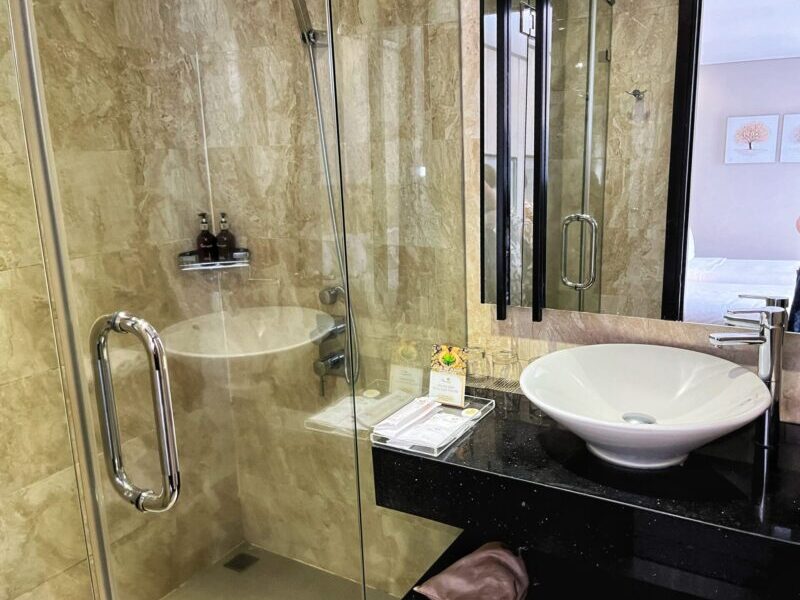 Sanouva Danang Hotel - Shower Room