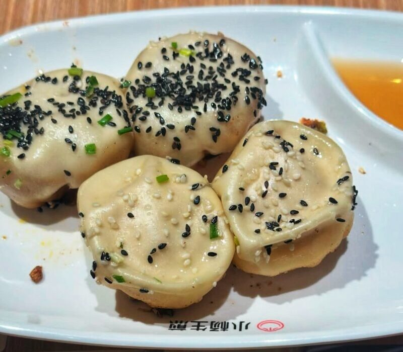 Shanghai Food Guide - Yang's Fried Dumplings