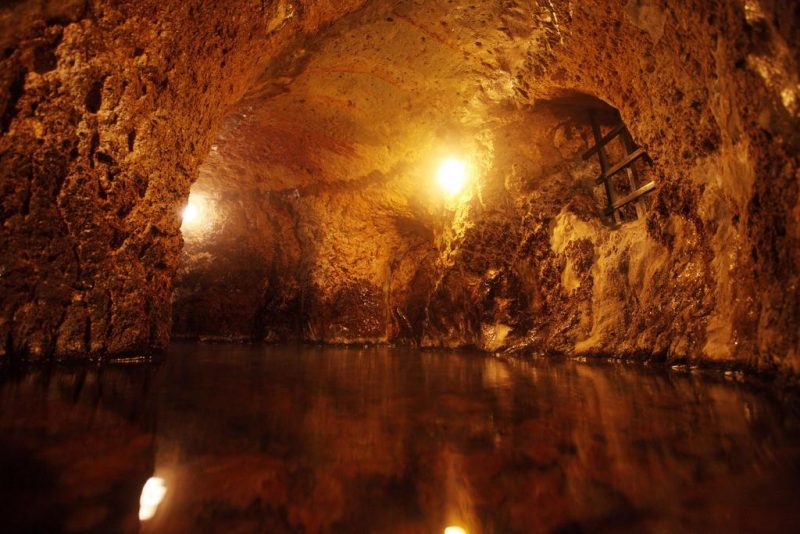 Shinmeikan Long Cave Bath