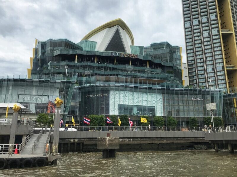 Shopping in Bangkok IconSiam