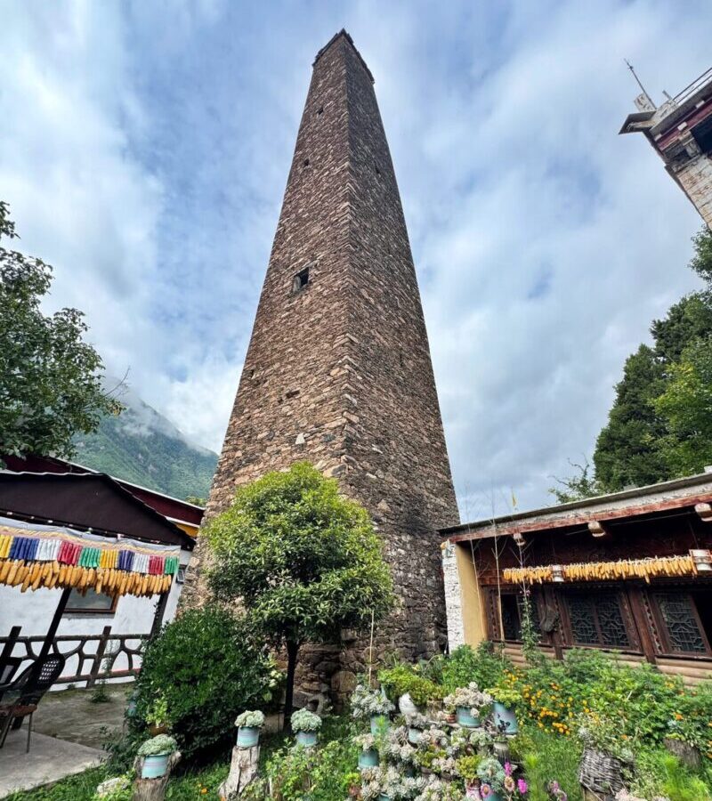 Stay at Danba Tibetan Village - Shangmo Culture Theme Hotel