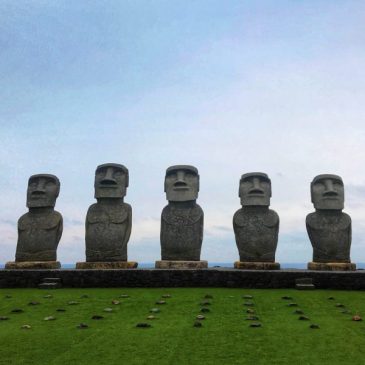 Sun Messe Nichinan With Moai Statues