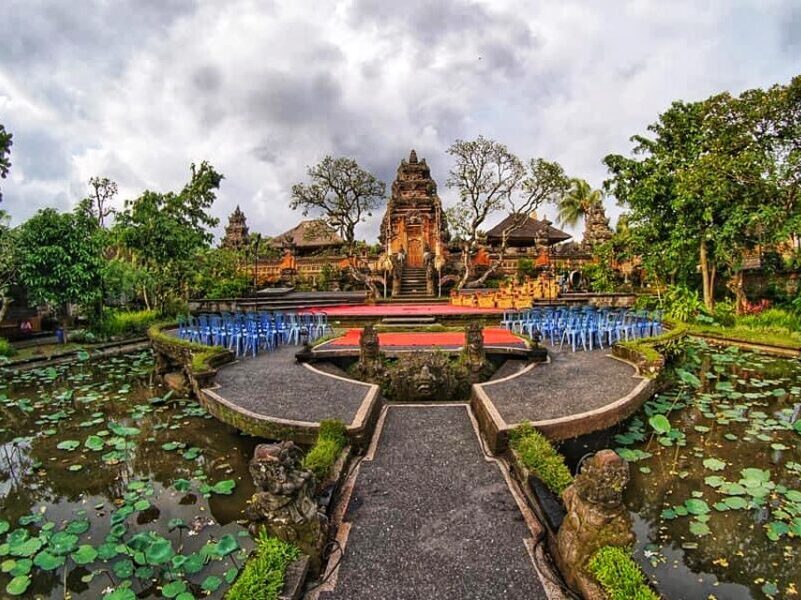 Ubud Travel Guide - Pura Taman Saraswati