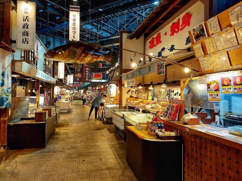 Wakayama Travel Guide - Enjoy seafood at Kushiro Market