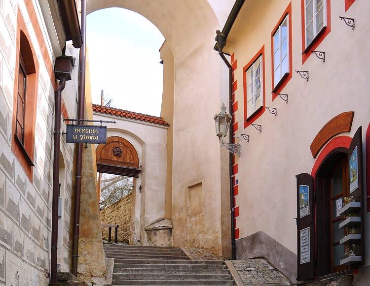 Explore Cesky Krumlov at the early morning