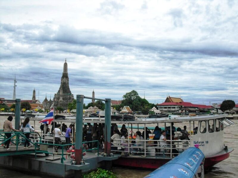 travel bangkok blog Water taxi in Chao Praya River