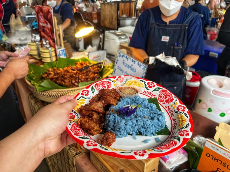 What To Eat in Jing Jai Market