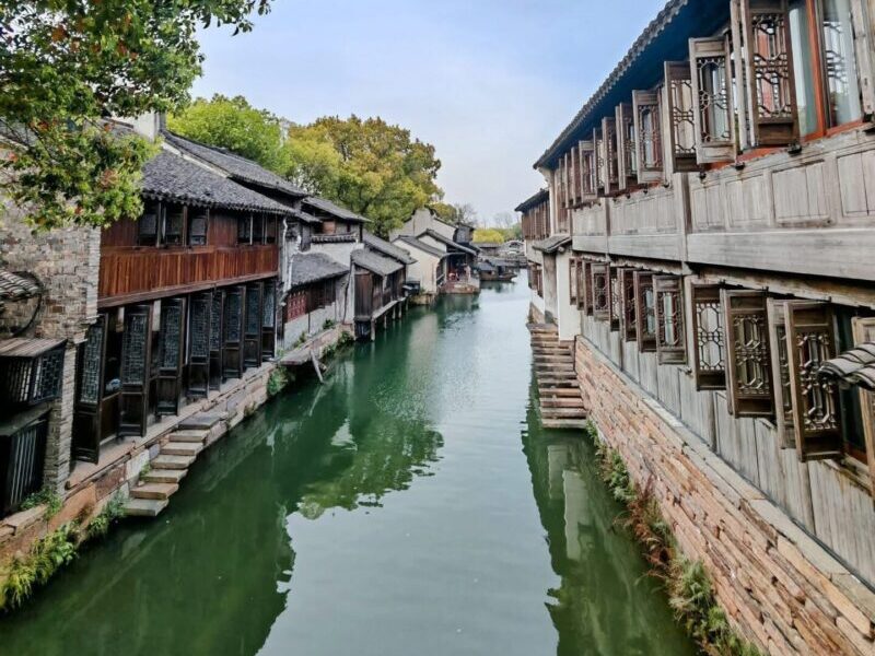 What to do when visit Wuzhen - traditional houses on the canals