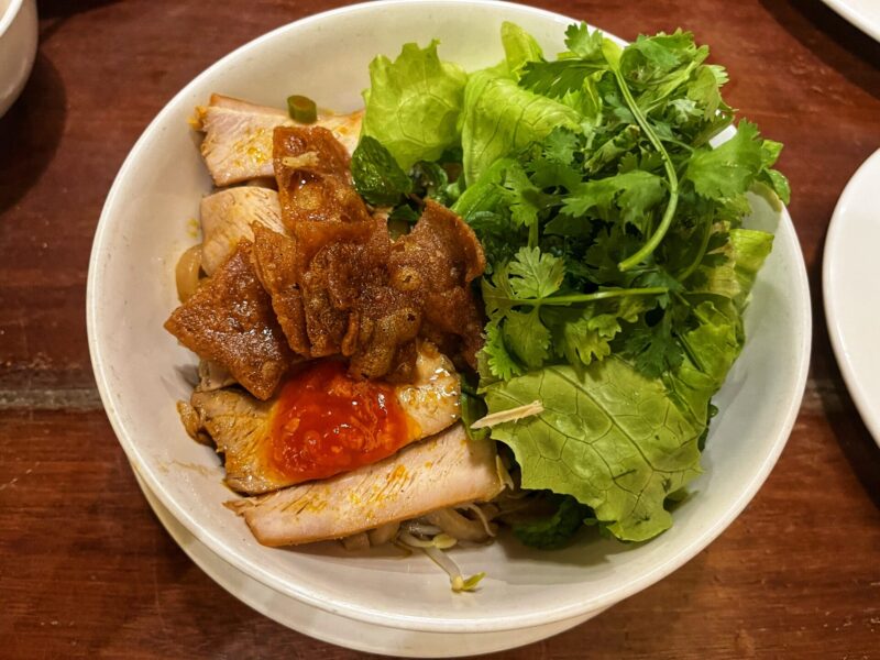 What to eat at Miss Ly Hoi An - Cao Lau