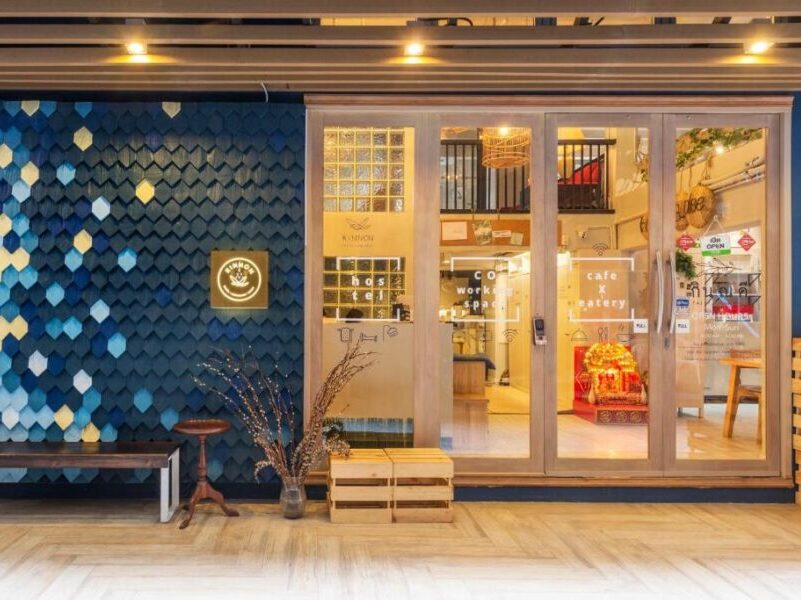 Where To Stay in Bangkok On Budget - Kinnon Deluxe Hostel Coworking Cafe