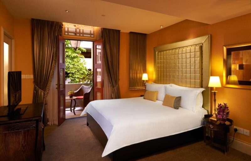 Where To Stay in Singapore - The Scarlet