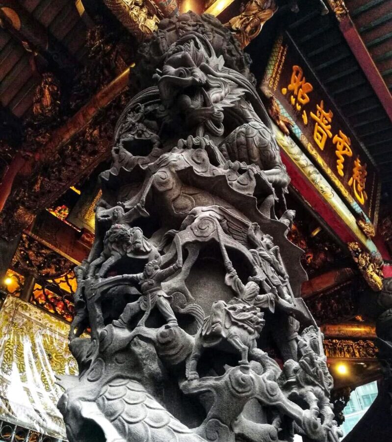 intricate details of Bangka Longshan Temple